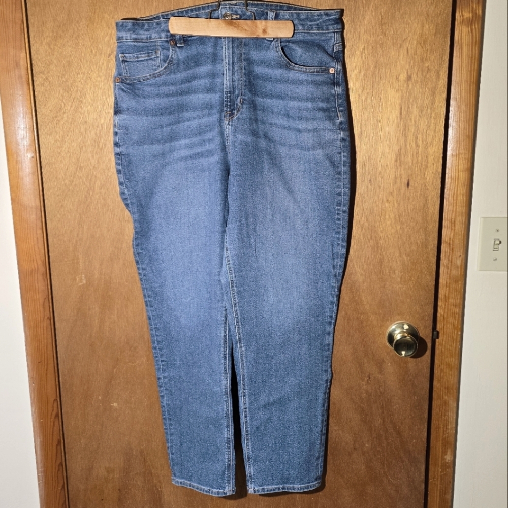 AMERICAN EAGLE Mom Jean Size 14